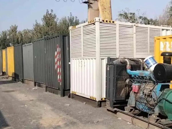 临夏市200KW柴油发电机机组每小时油耗是多少？